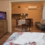 아파트 City Apartments