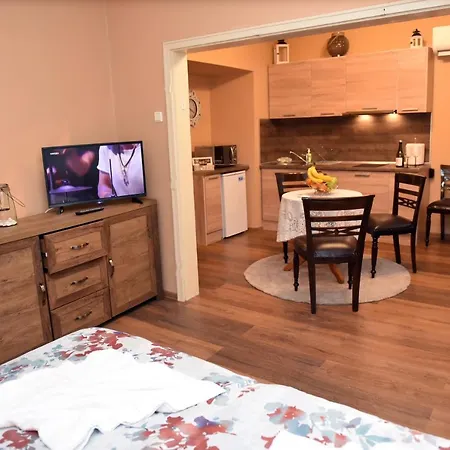 아파트 City Apartments